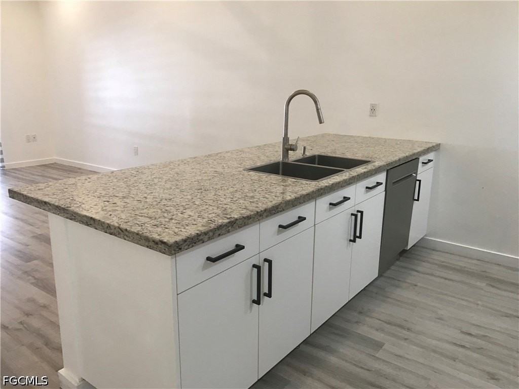1706 Nw 5th St - Photo 4 of 14