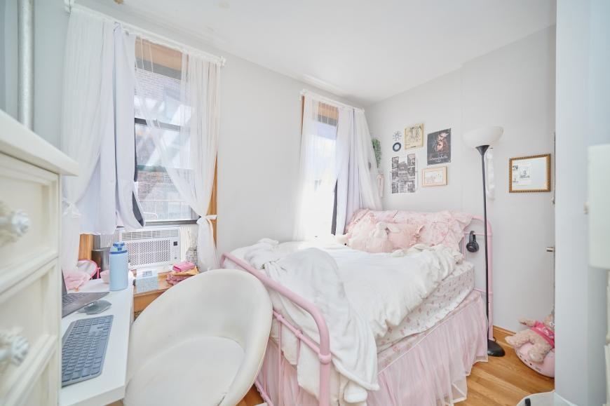 454 9th Ave - Photo 4 of 7