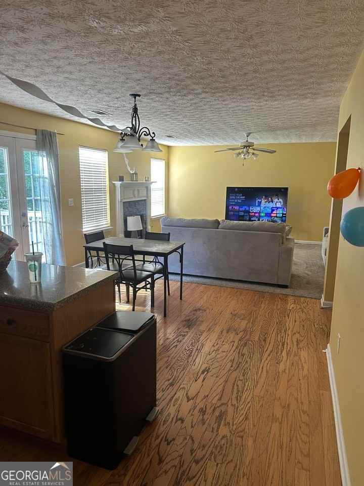 928 Shannon Rd Sw - Photo 4 of 16