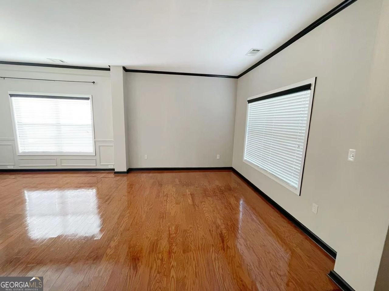401 Norton Xing - Photo 2 of 21