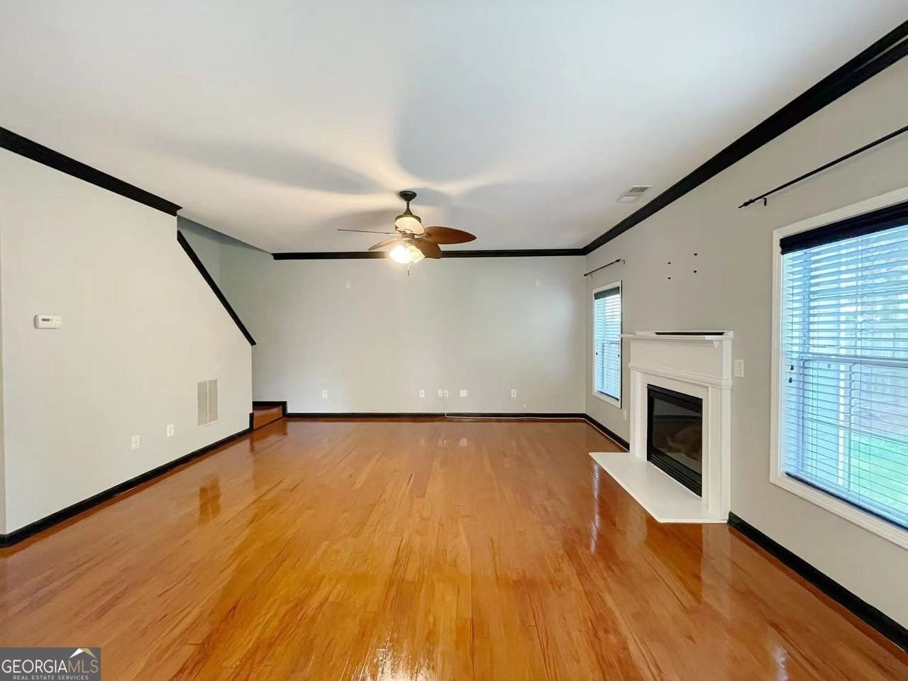 401 Norton Xing - Photo 7 of 21