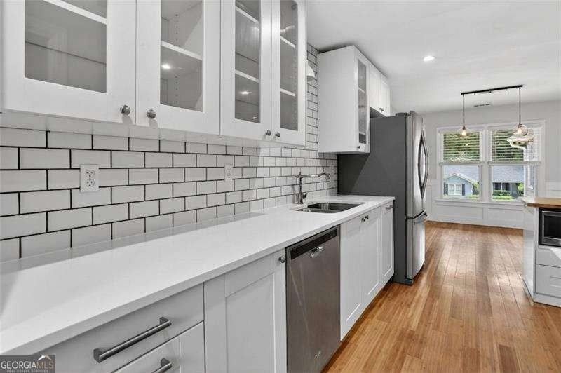 1929 Cooper Landing Dr Se - Photo 2 of 27