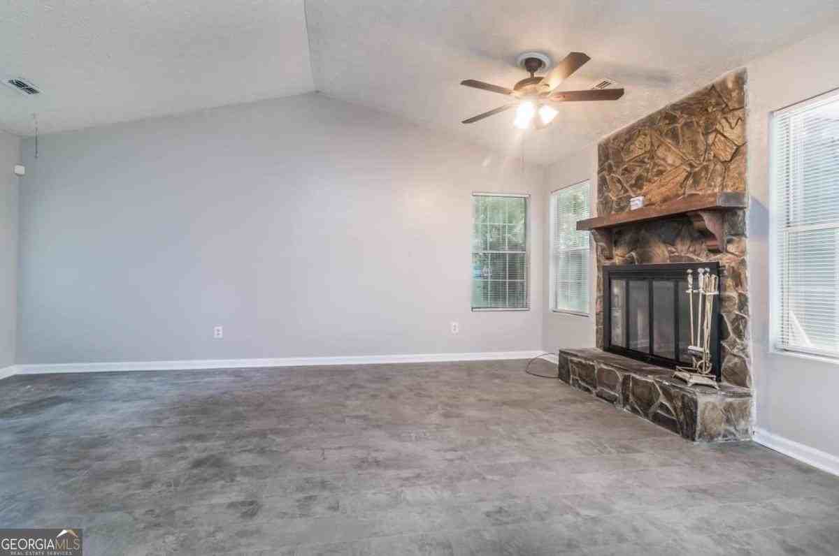 5437 Glen Haven Dr - Photo 2 of 12