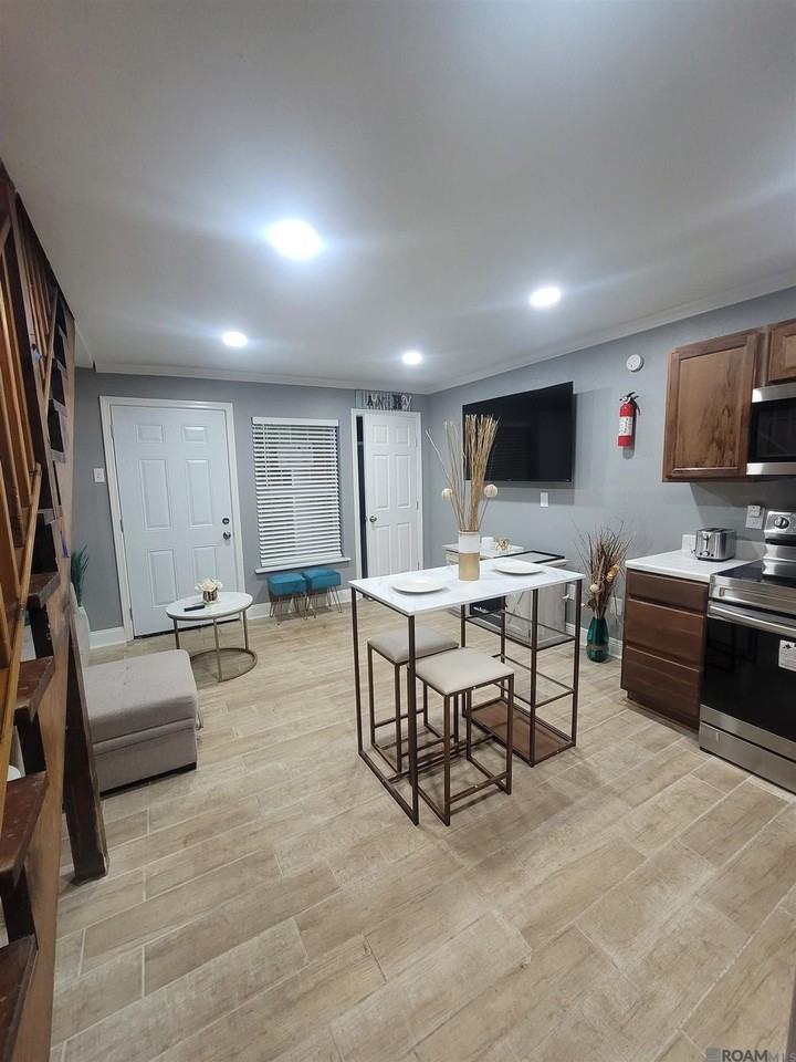 279 Chatsworth St - Photo 2 of 11
