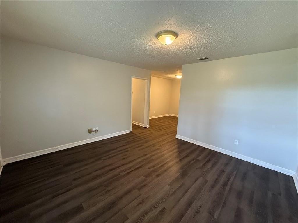3009 Dodd Dr - Photo 5 of 25