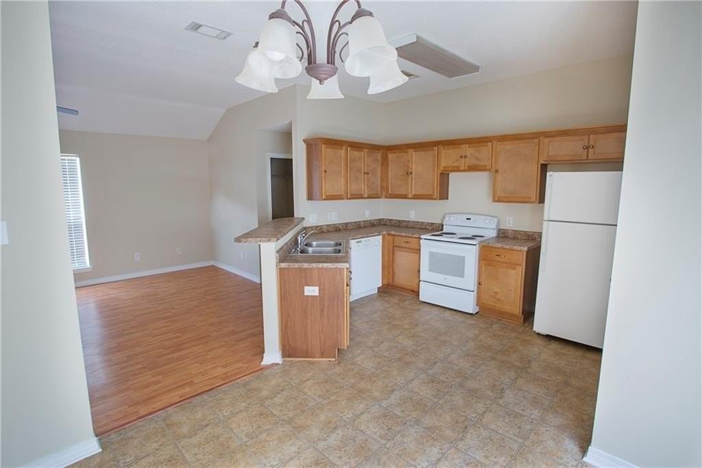 2159 Seasons Ct - Photo 5 of 16