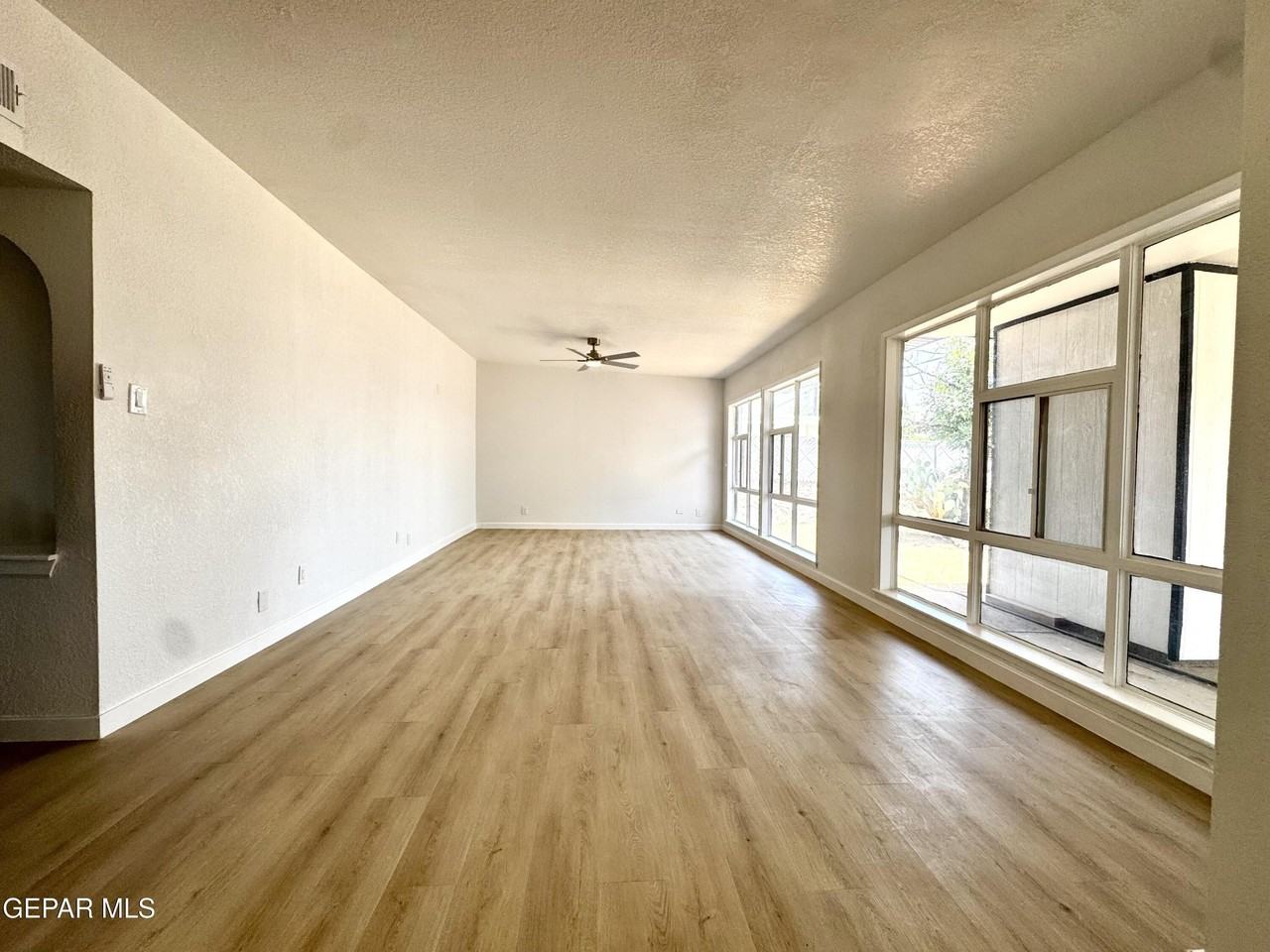 5102 Beals Dr - Photo 2 of 15