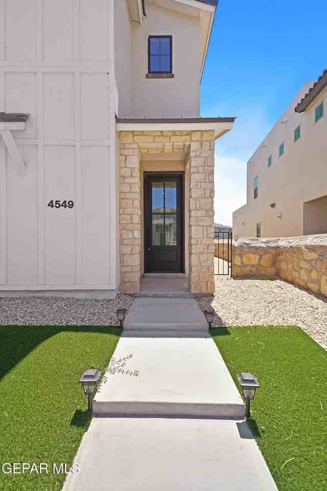 4549 Mark Avizo St - Photo 2 of 34