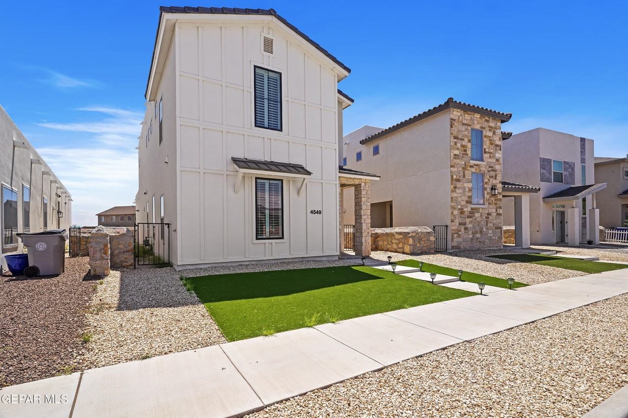 4549 Mark Avizo St - Photo 3 of 34