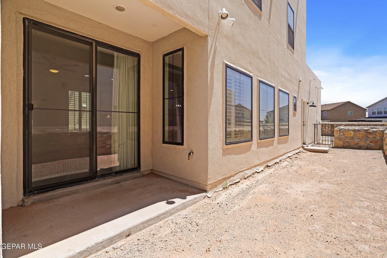 4549 Mark Avizo St - Photo 5 of 34
