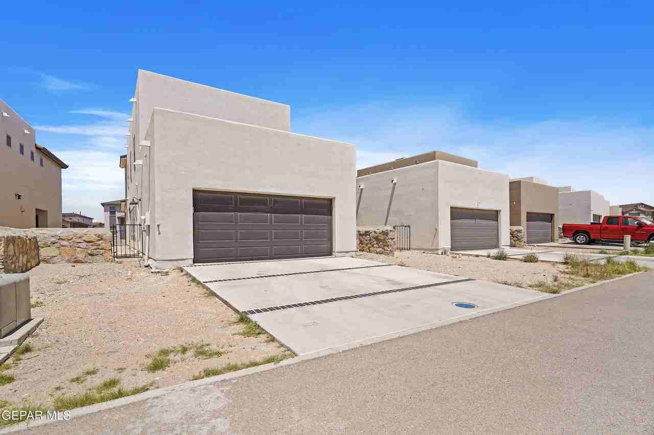 4549 Mark Avizo St - Photo 6 of 34