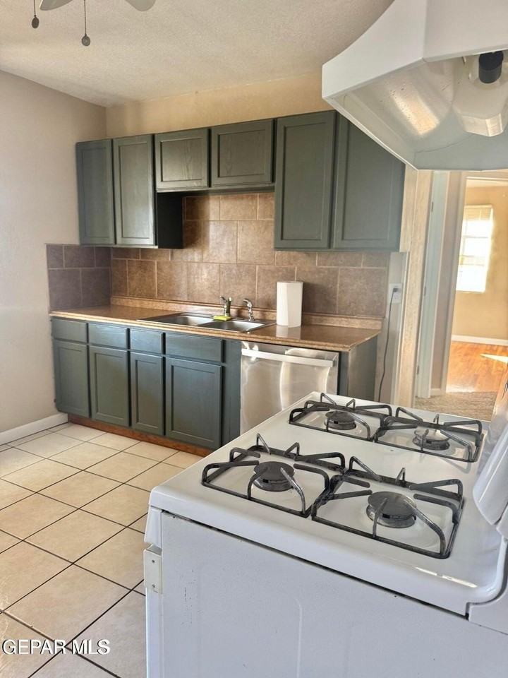 5112 Bragg Ave - Photo 2 of 11