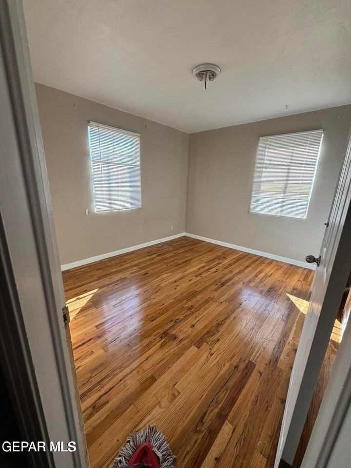 5112 Bragg Ave - Photo 6 of 11