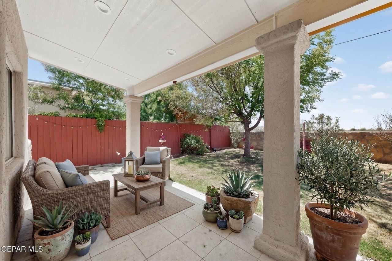 14224 Desert Ash Dr - Photo 5 of 50