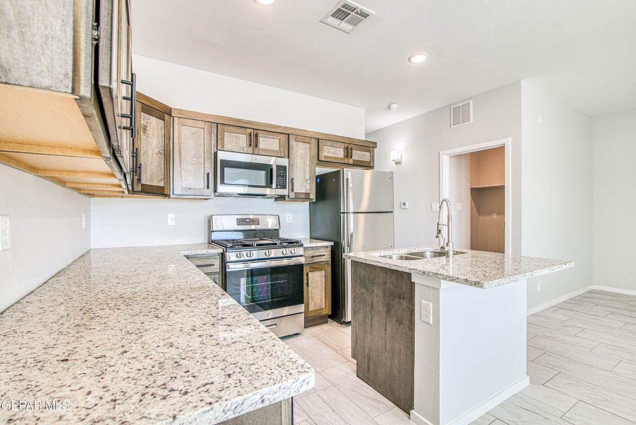 12879 Bret Harte Dr - Photo 6 of 32
