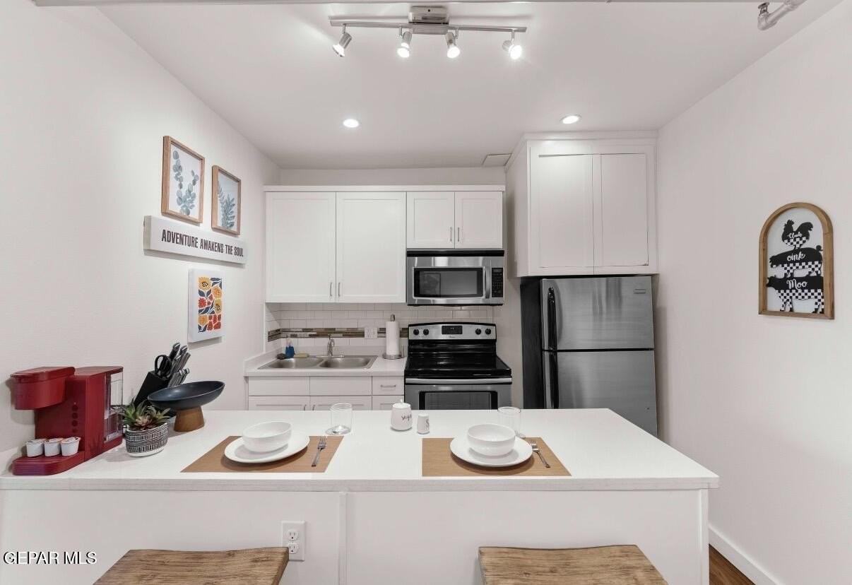 513 W San Antonio Ave #3 - Photo 6 of 14