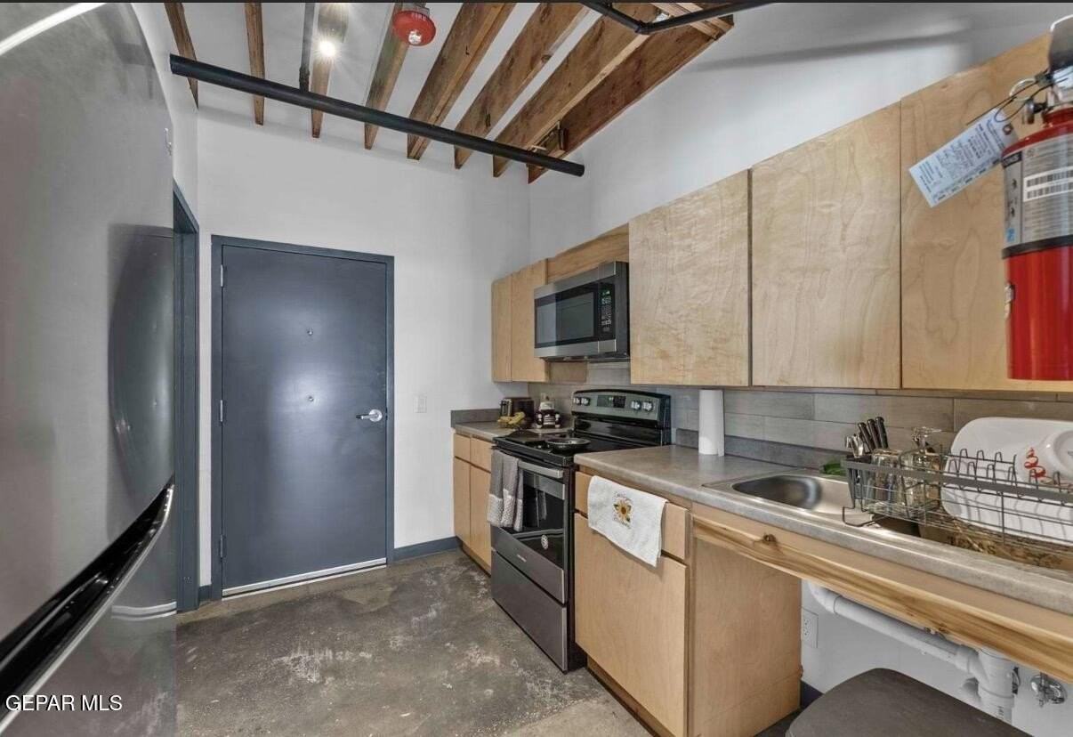 200 Anthony St #3 - Photo 4 of 10