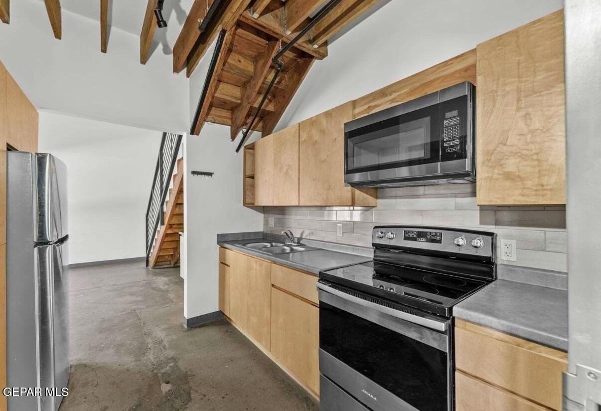 200 Anthony St #3 - Photo 5 of 10