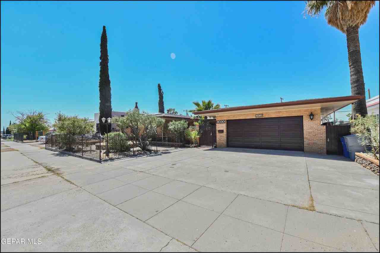 3030 Aurora Ave - Photo 5 of 50