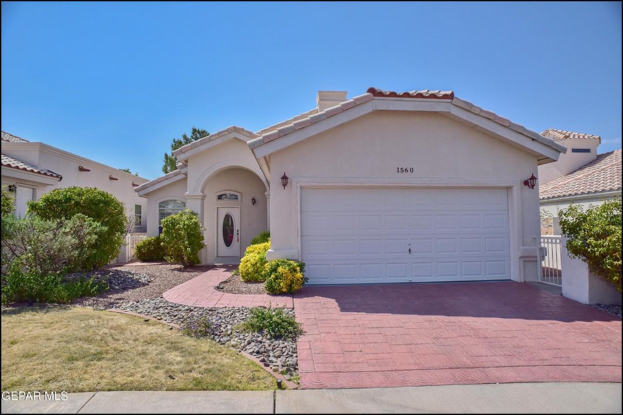 1560 Via Appia St - Photo 2 of 50