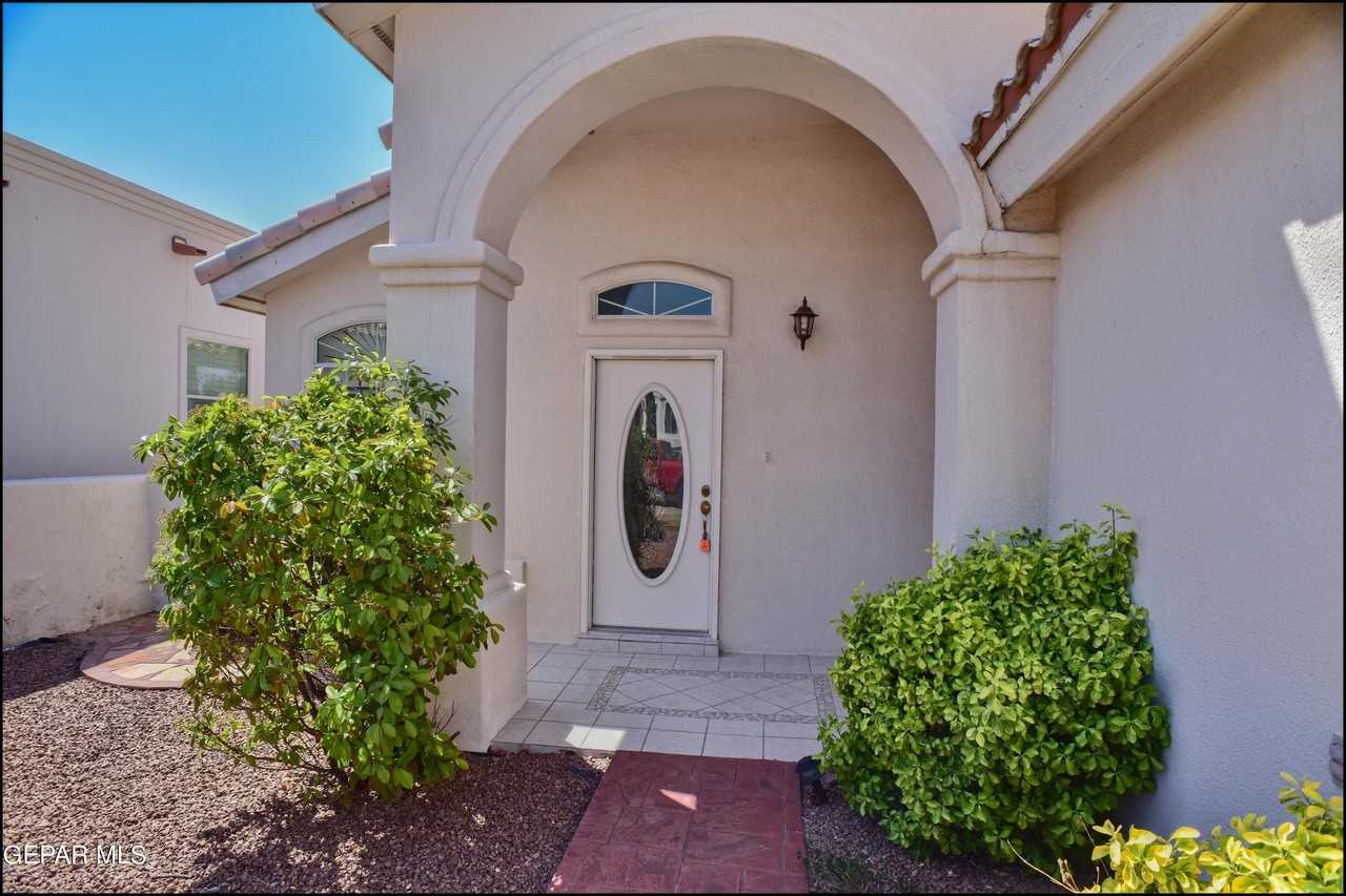 1560 Via Appia St - Photo 4 of 50