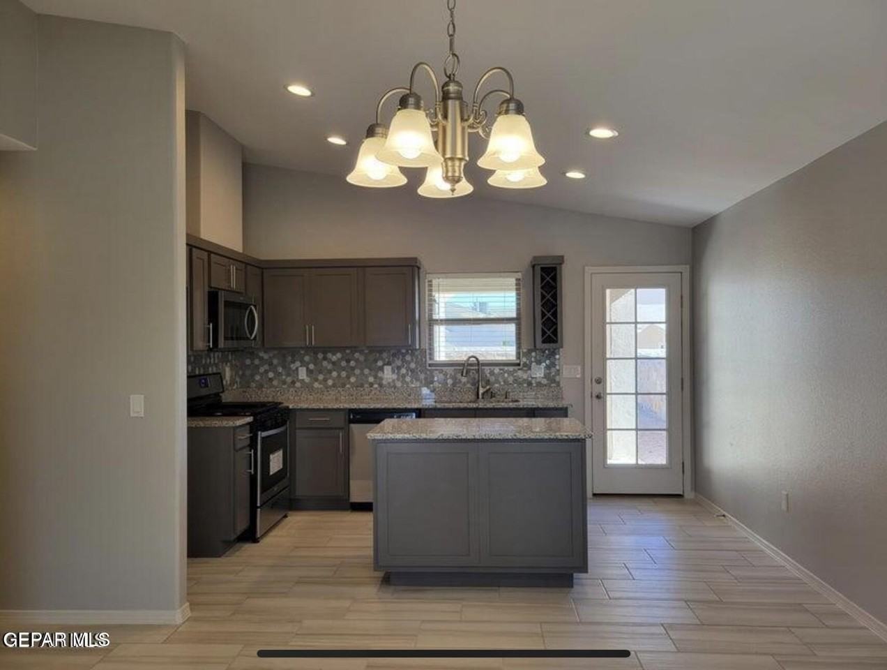 15017 Dream Ct - Photo 5 of 29