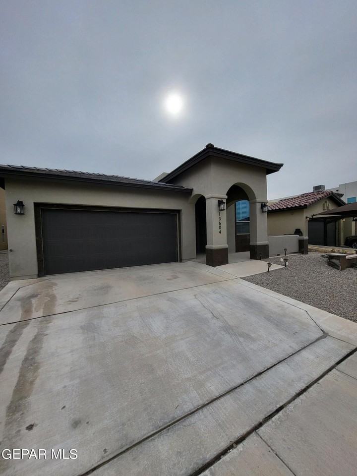 13604 Hazlewood St - Photo 5 of 28