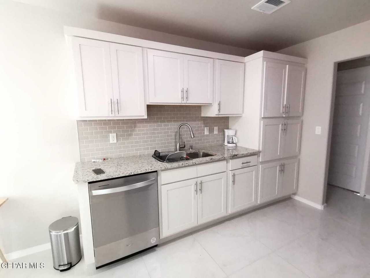 13865 Lorenz Ave - Photo 4 of 18