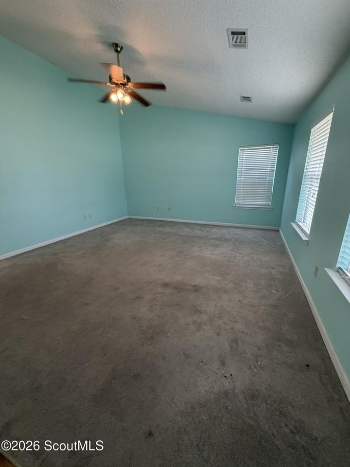 1221 Nautical Dr Se - Photo 5 of 14