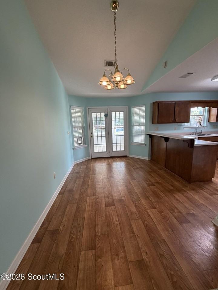 1221 Nautical Dr Se - Photo 7 of 14