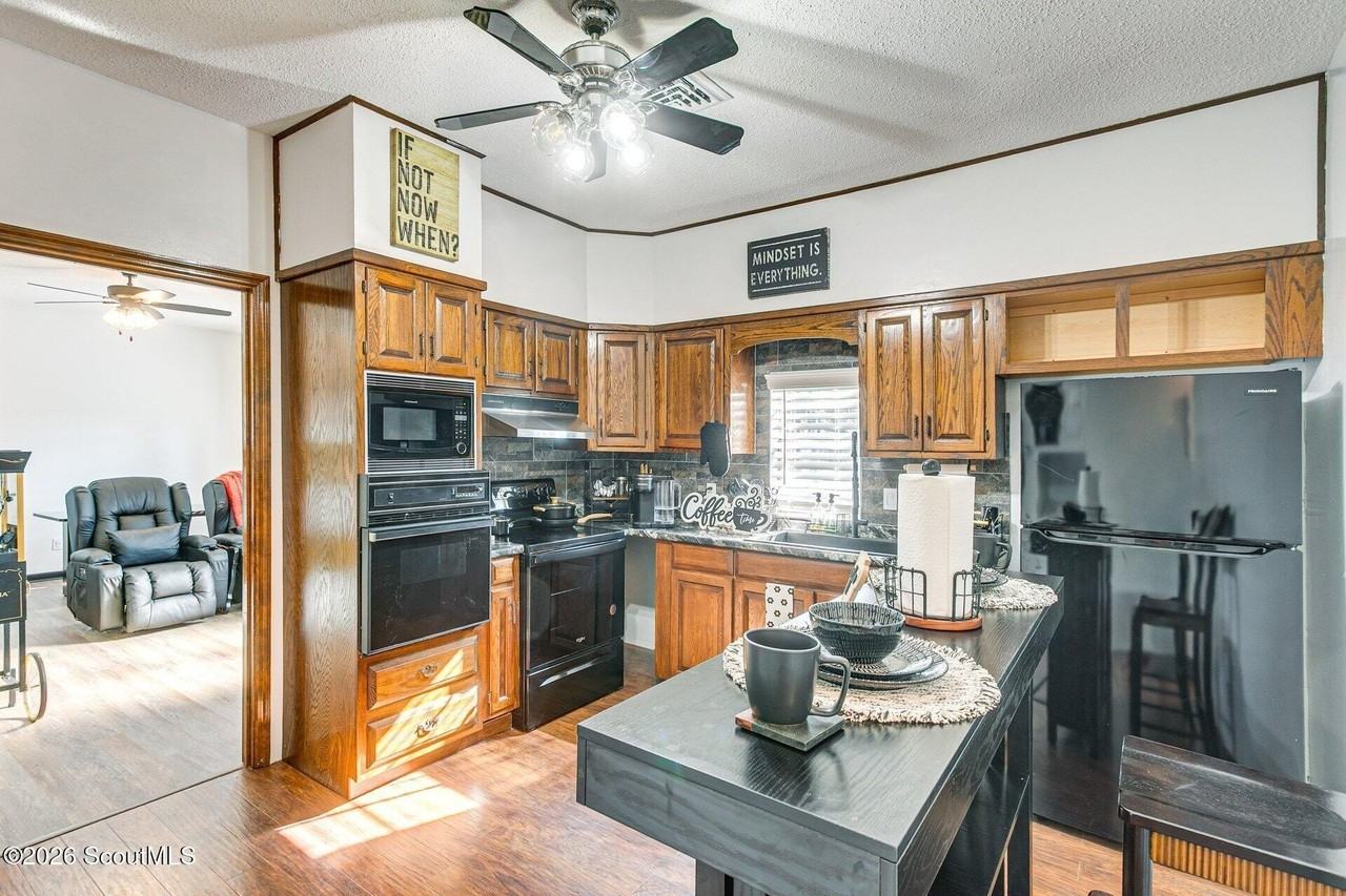 1503 Darling Ave - Photo 6 of 9