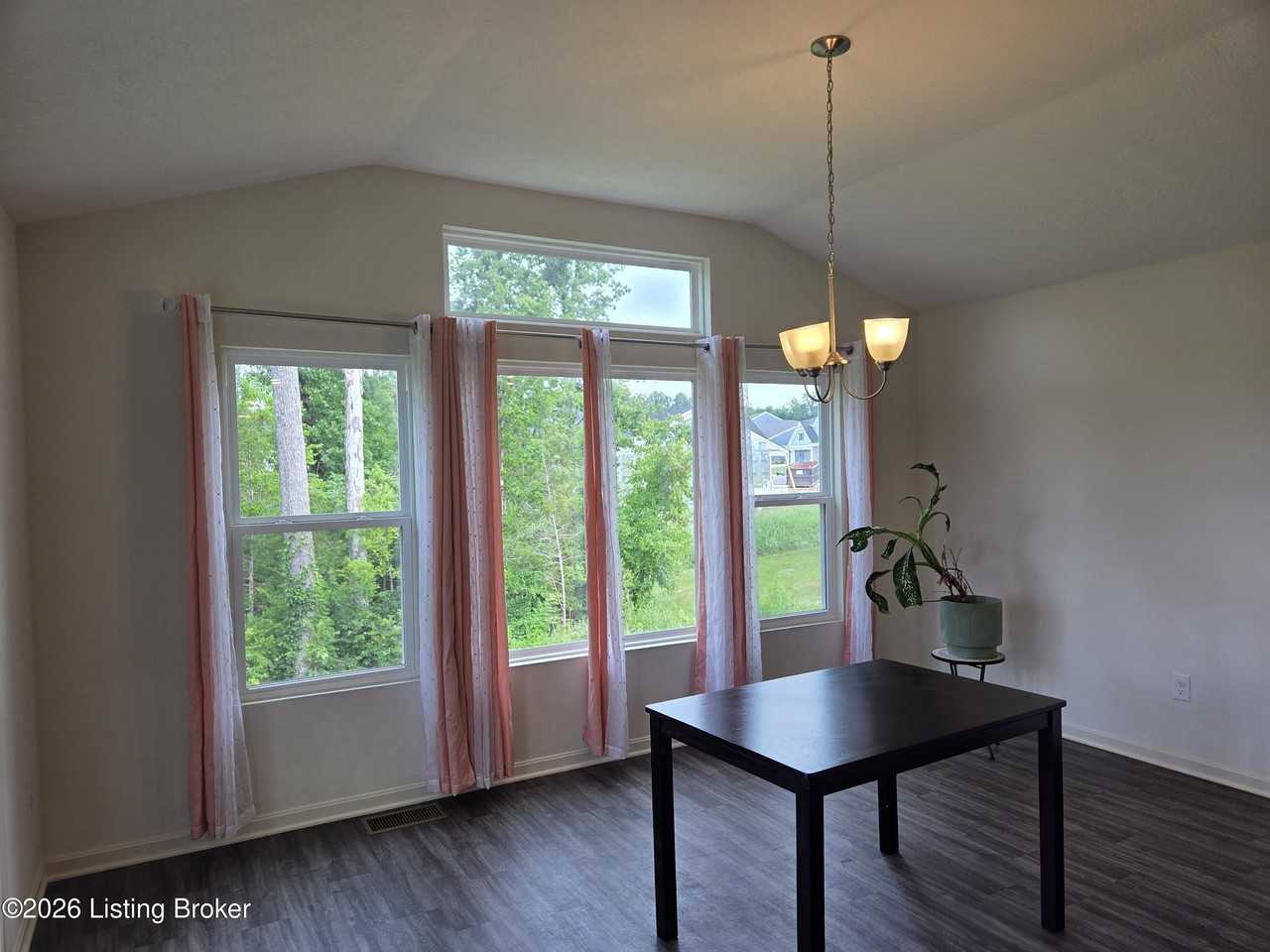 108 Strawberry Field Dr - Photo 7 of 39