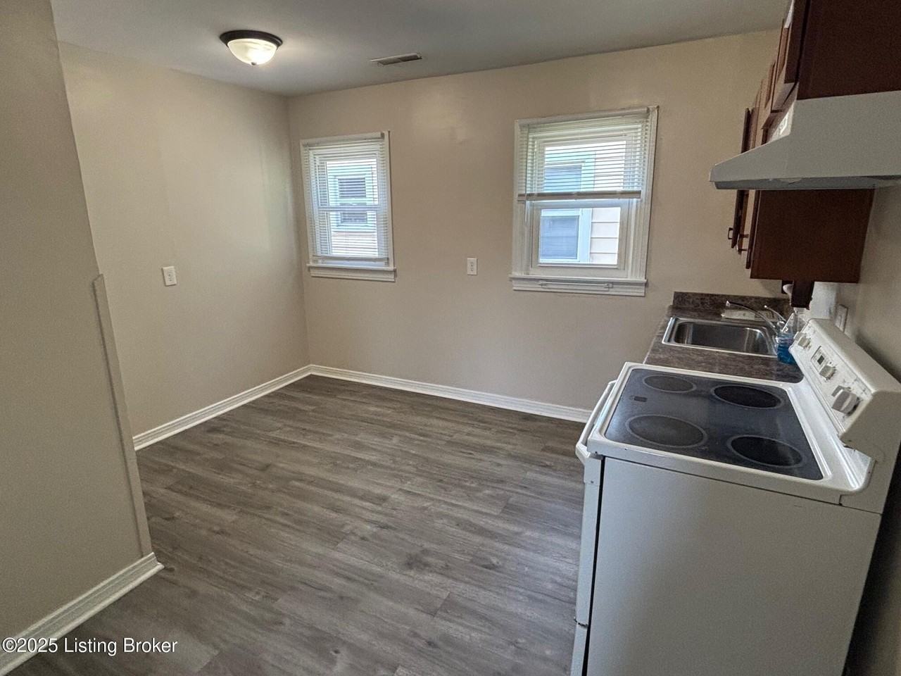 136 E Harrison Ave #2 - Photo 4 of 10
