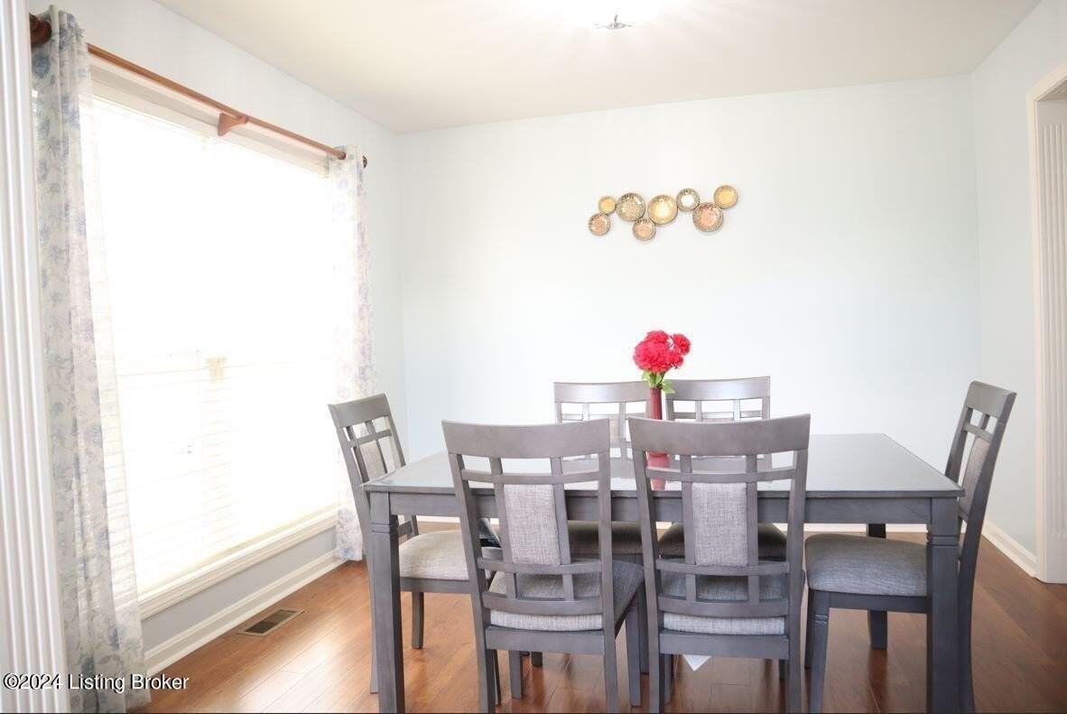 10129 Spring Gate Dr - Photo 5 of 27