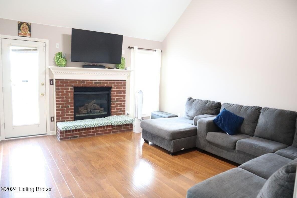 10129 Spring Gate Dr - Photo 7 of 27