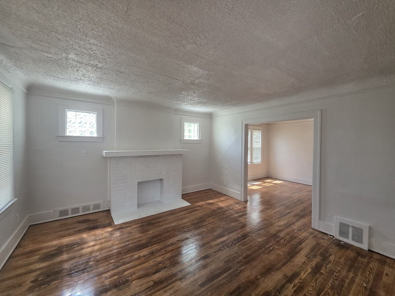 5276 Maryland Street5276 Maryland #1 - Photo 3 of 15