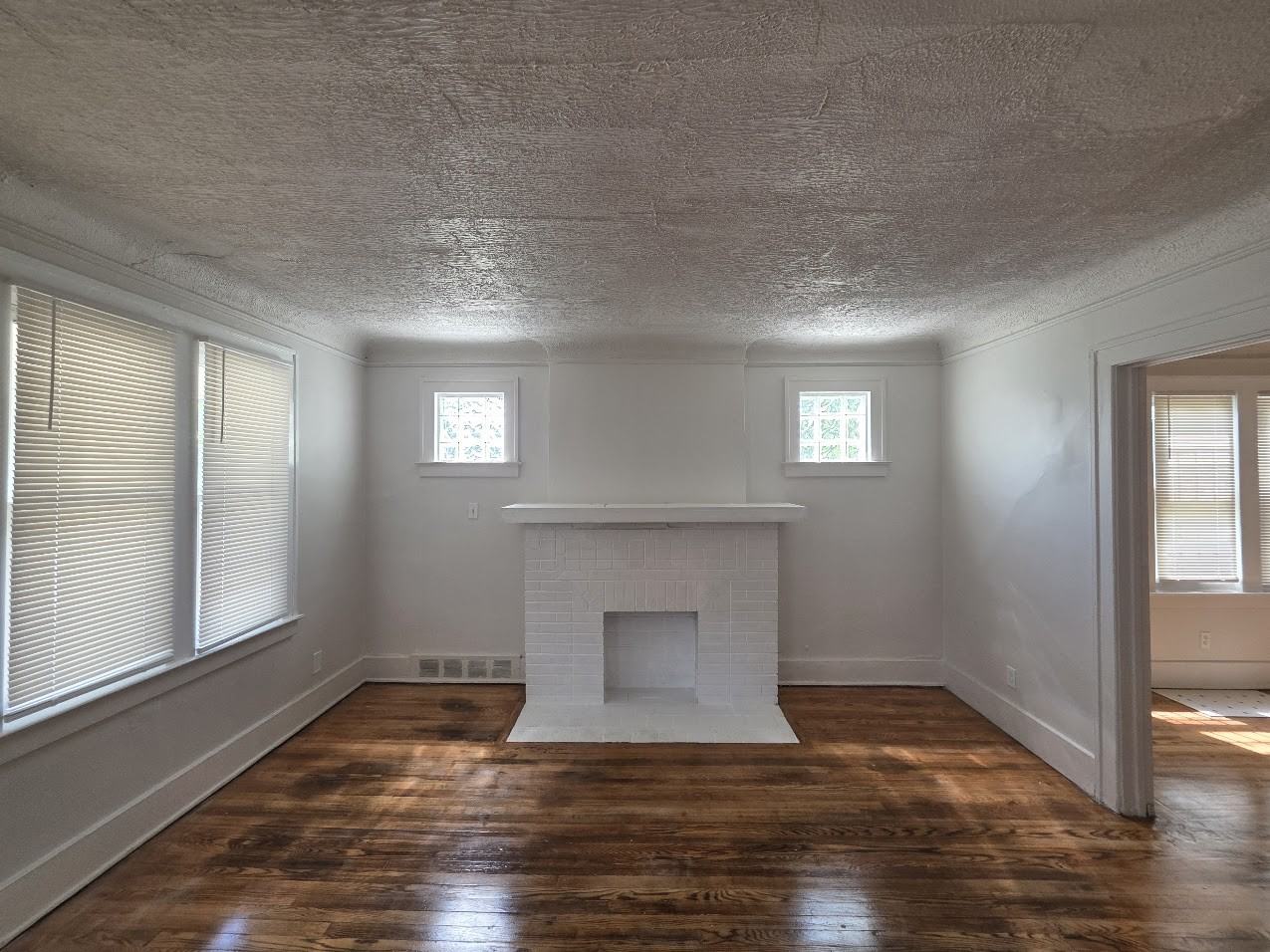5276 Maryland Street5276 Maryland #1 - Photo 4 of 15