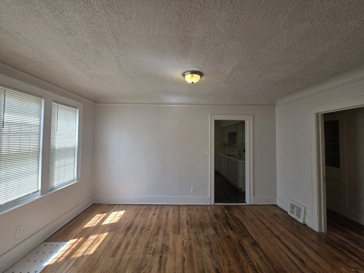 5276 Maryland Street5276 Maryland #1 - Photo 6 of 15