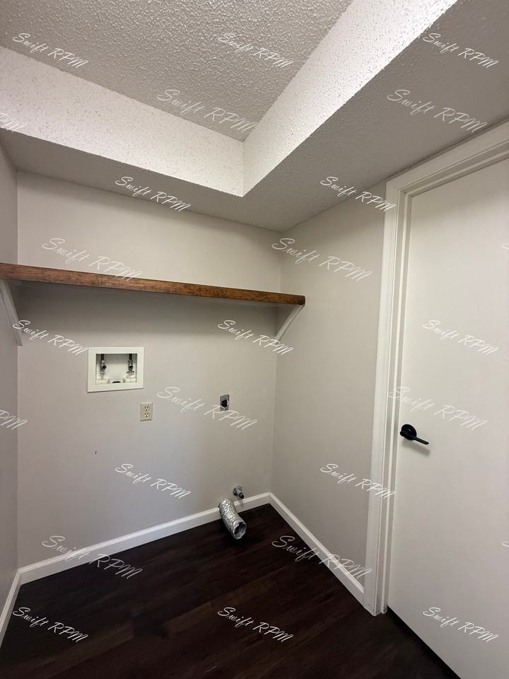 6702 W 150th St #1 - Photo 6 of 18