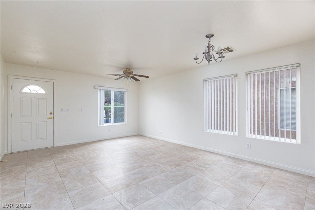 275 Calvino Ave - Photo 4 of 36