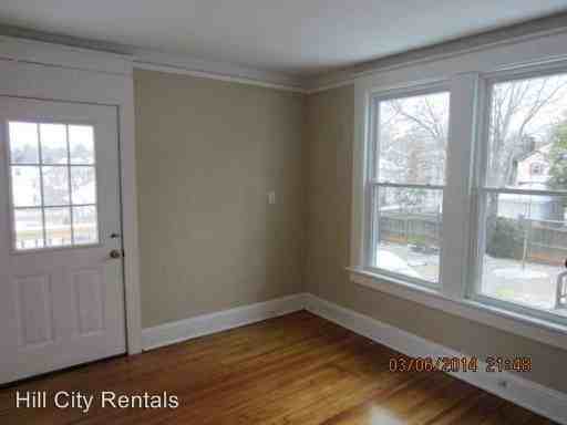 3307 Memorial Ave - Photo 2 of 8