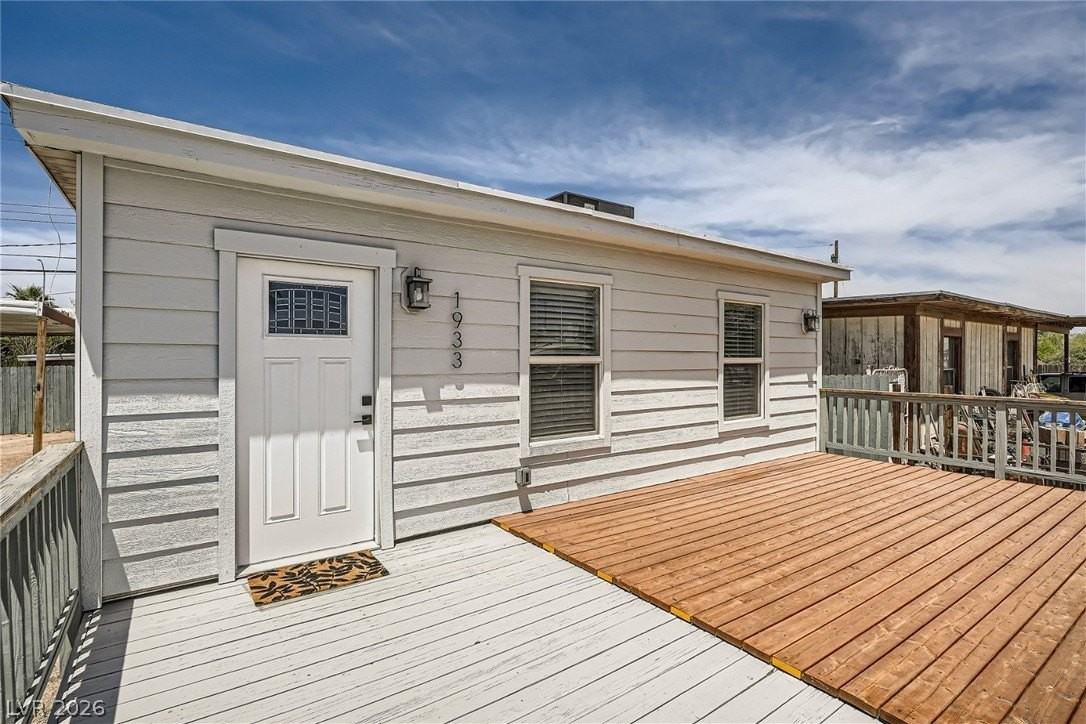 1933 Allen Ave - Photo 2 of 10