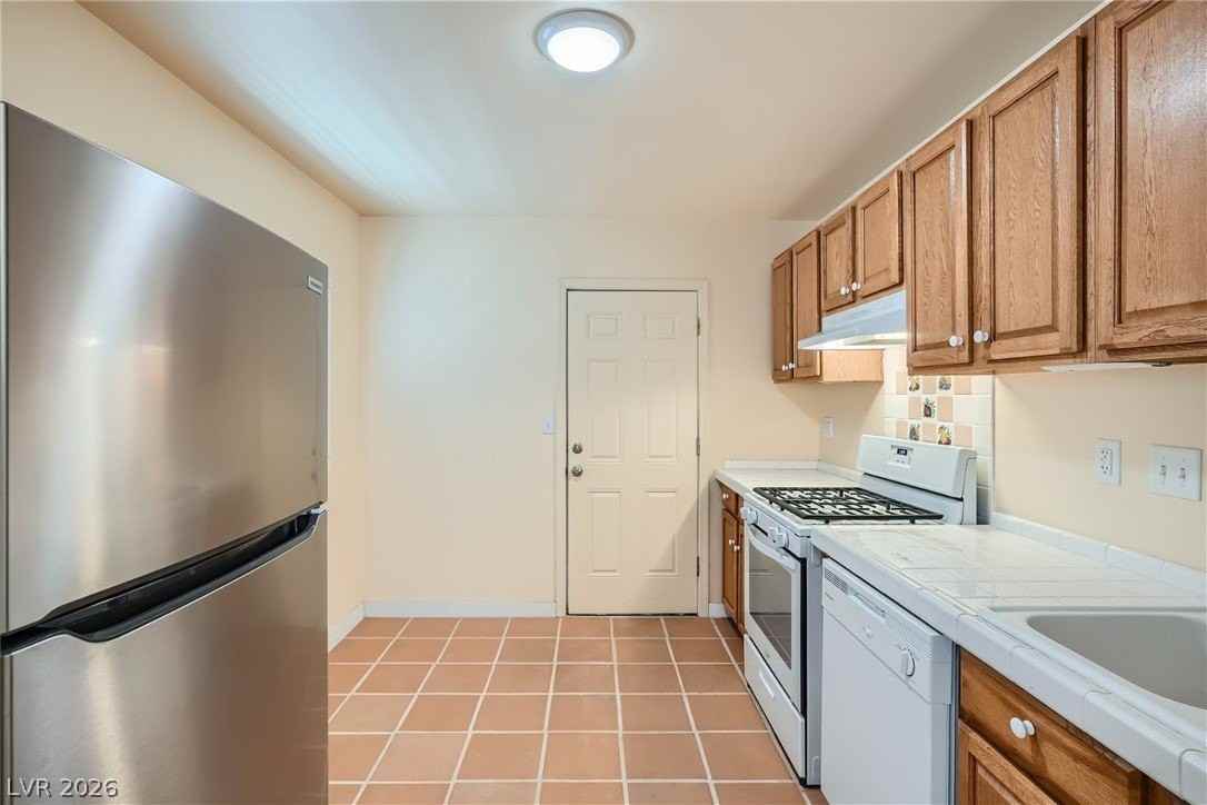 1933 Allen Ave - Photo 3 of 10