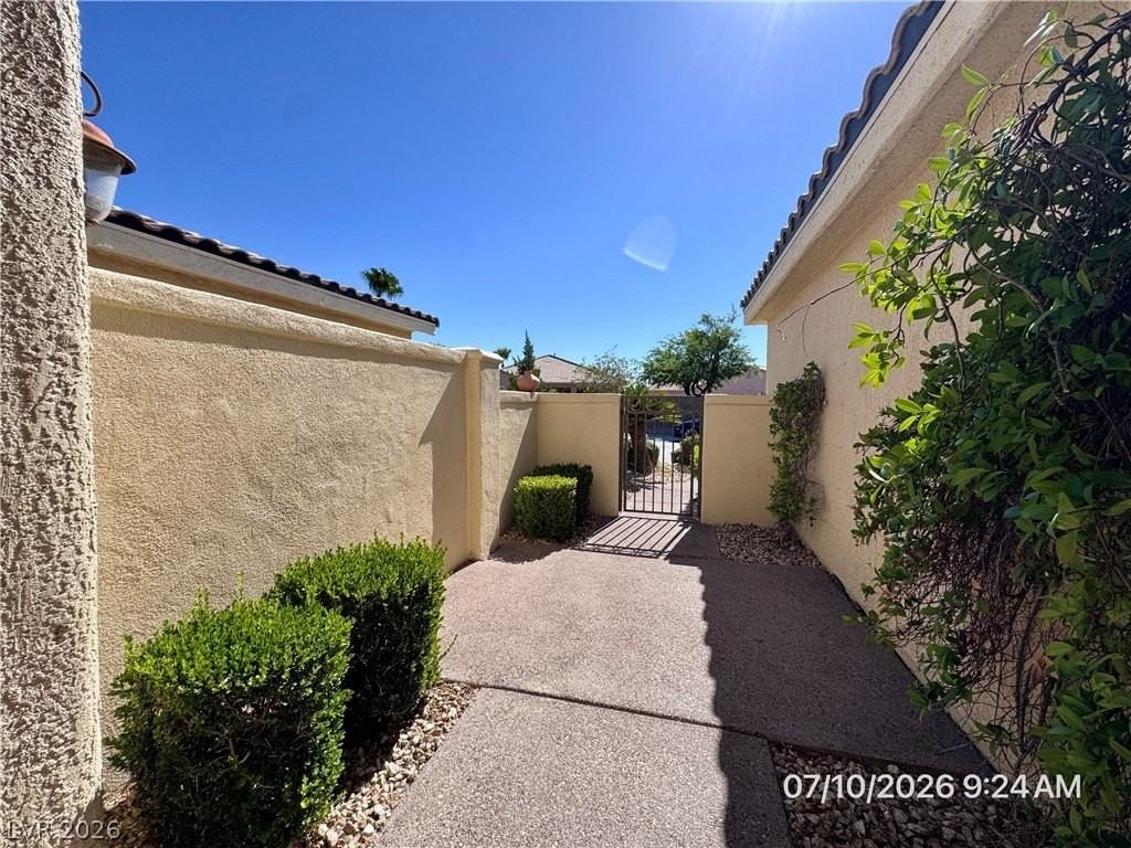 5193 Pensier St - Photo 7 of 50