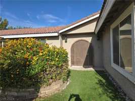 featured image of 5945 N El Capitan Way