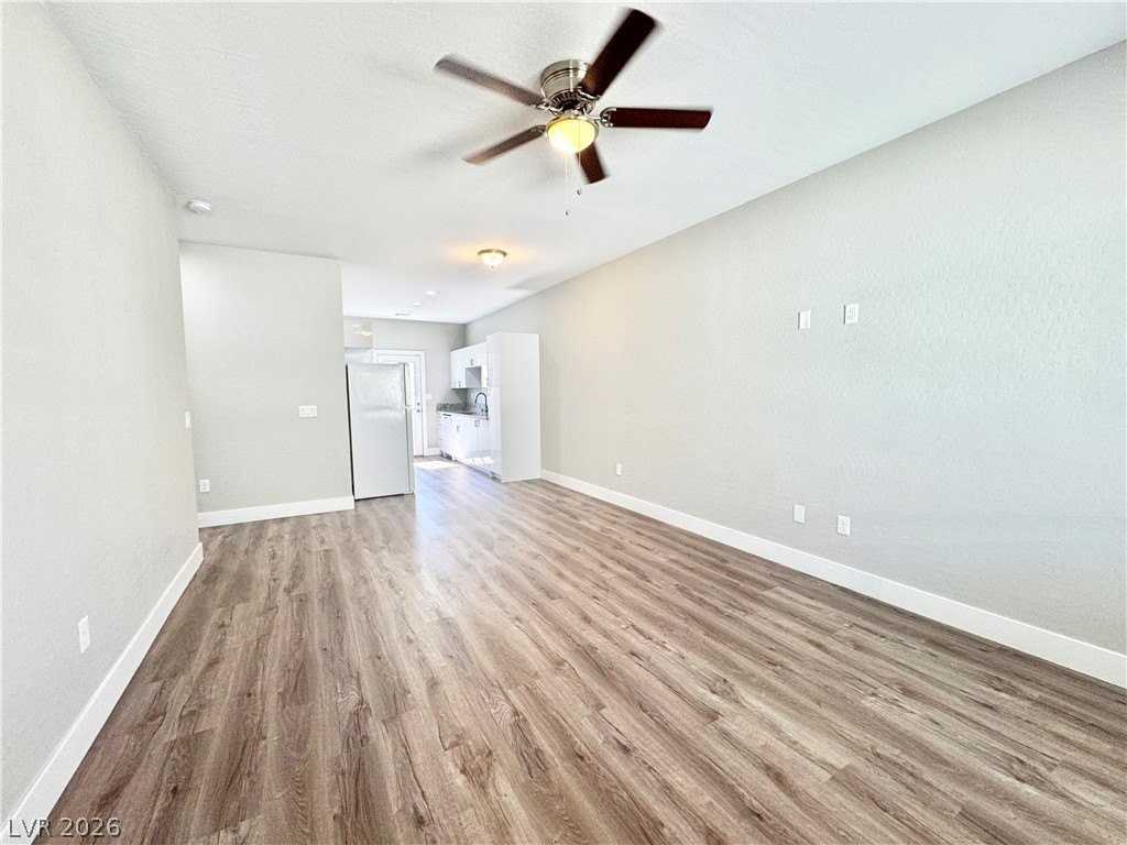 1401 Ogallala St #4 - Photo 3 of 13
