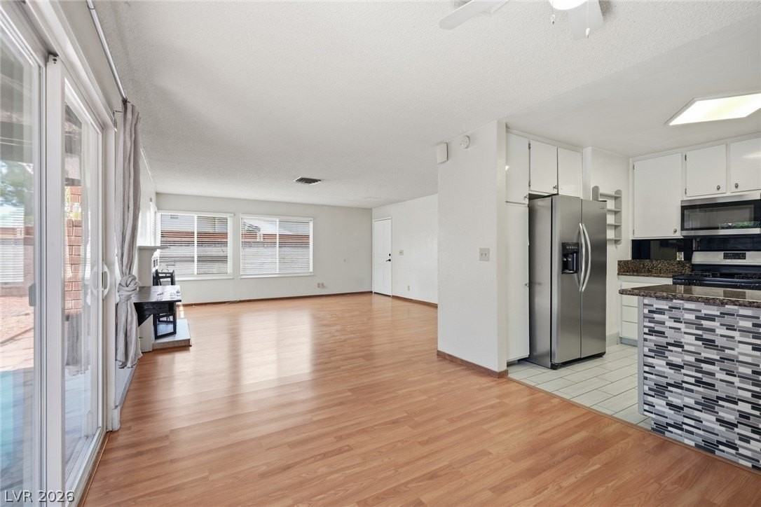 3971 Spring Leaf Dr - Photo 3 of 48