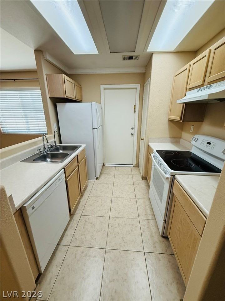 3690 Pahrump Valley Blvd - Photo 7 of 17