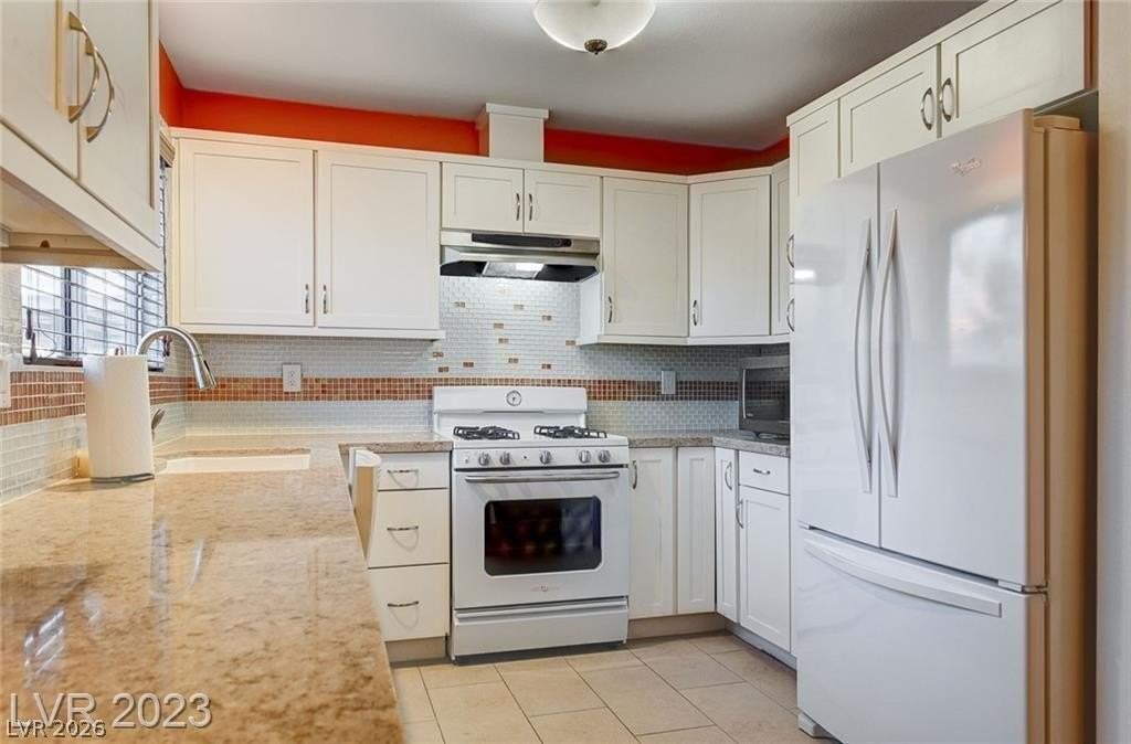 760 Thousand Oaks Dr - Photo 3 of 27