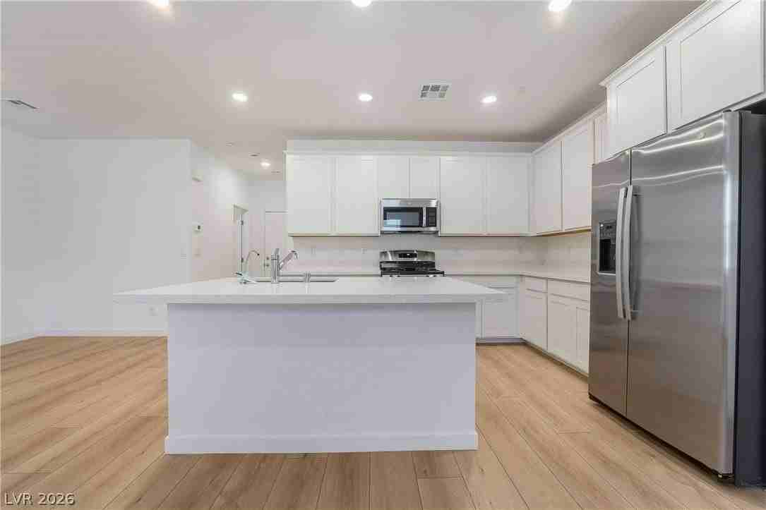2558 Venetia Pointe St - Photo 6 of 23